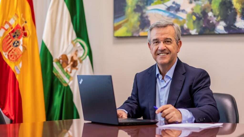 Mayor José María García Urbano's